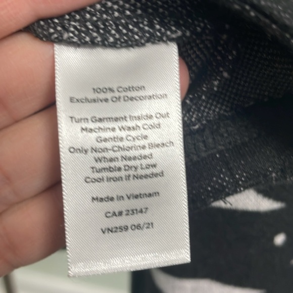 T BY Talbots RAGLAN HALF ZIP PULLOVER - GEO JACQUARD Size Medium - Picture 11 of 11